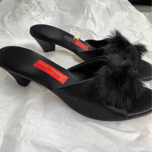 Tender Tootsies Black Satin Mules Sz 8.5 US - NWOT - Picture 1 of 7